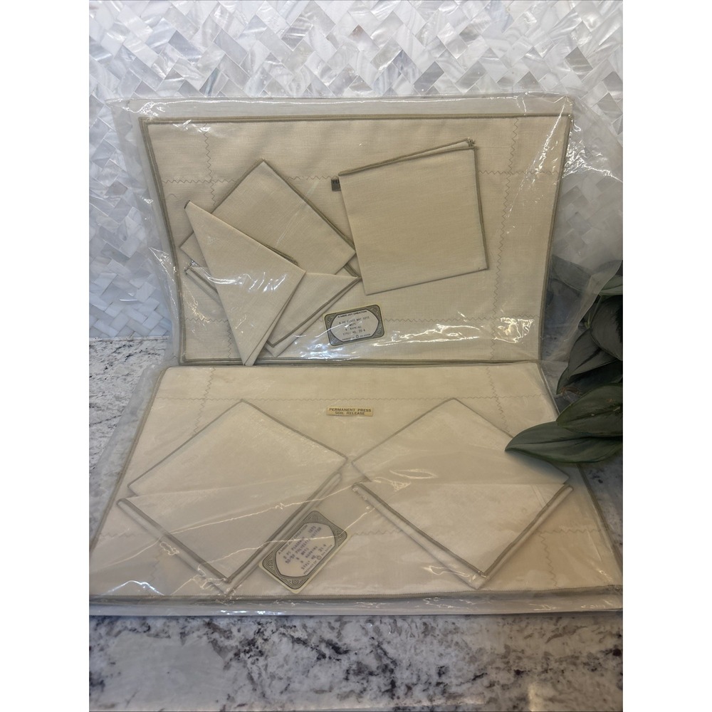 Meri Joy Creations 16 Pieces Placemat Napkin Setting for 8 Style 20-4 Vintage